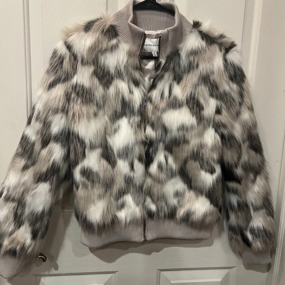 NWT Cupcakes and Cashmere SIA Faux Jacket Beige Black Pattern Pockets Full Zip S